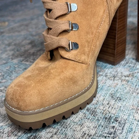 Steve Madden Breccan Tan and Black Lace-Up Block Heel Boots -‎ 10 - Picture 12 of 15